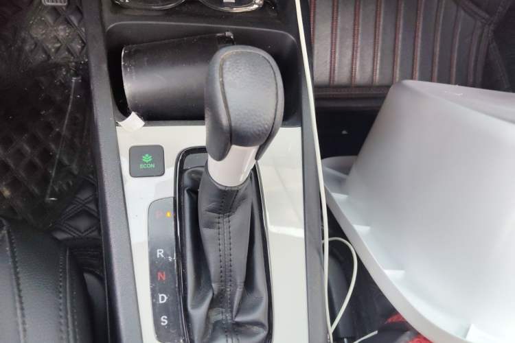 Used Honda Fit 2022 1.5L CVT Trendy Sunroof Edition Gear Lever