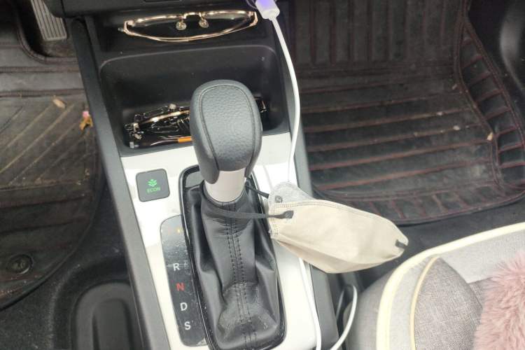 Used Honda Fit 2022 1.5L CVT Trendy Sunroof Edition Gear Lever