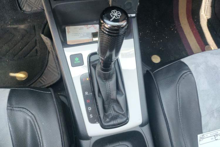 Used Honda Fit 2022 1.5L CVT Trendy Sunroof Edition Gear Lever