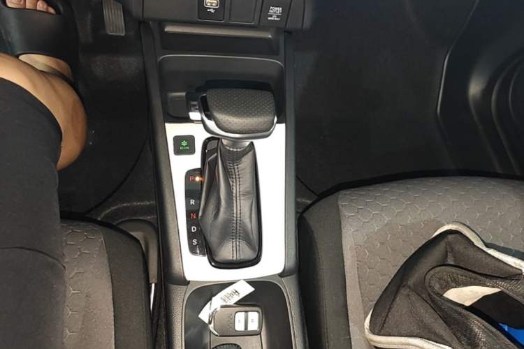 Used Honda Fit 2022 1.5L CVT Trendy Sunroof Edition Gear Lever