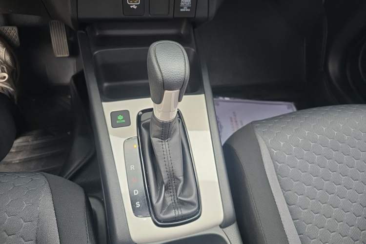 Used Honda Fit 2022 1.5L CVT Trendy Sunroof Edition Gear Lever