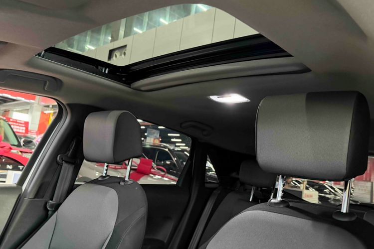 Used Honda Fit 2022 1.5L CVT Trendy Sunroof Edition Headliner