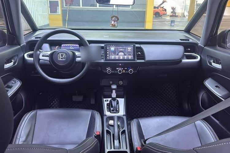 Used Honda Fit 2022 1.5L CVT Trendy Sunroof Edition Interior 2