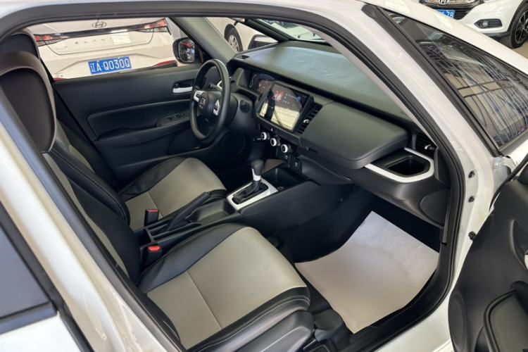 Used Honda Fit 2022 1.5L CVT Trendy Sunroof Edition Interior 6