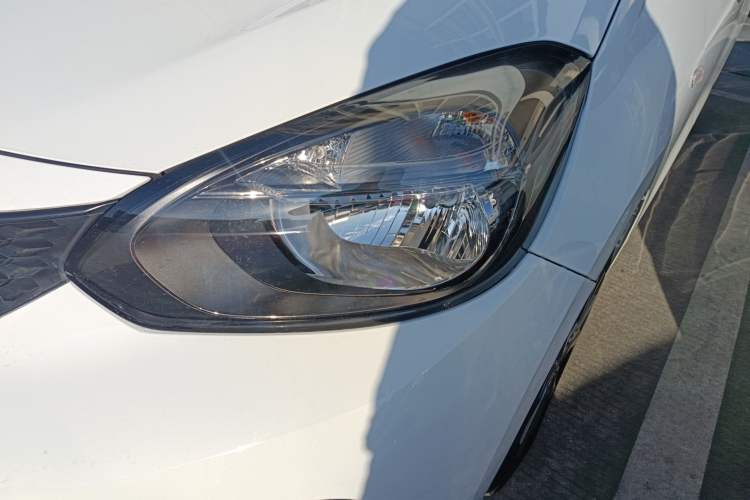 Used Honda Fit 2022 1.5L CVT Trendy Sunroof Edition Left Front Headlight