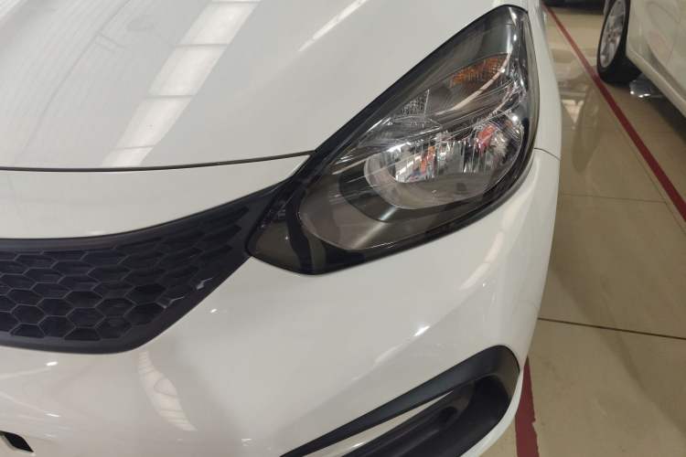 Used Honda Fit 2022 1.5L CVT Trendy Sunroof Edition Left Front Headlight