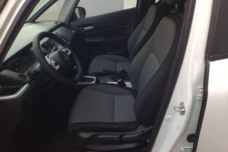 Used Honda Fit 2022 1.5L CVT Trendy Sunroof Edition Left Front Seat