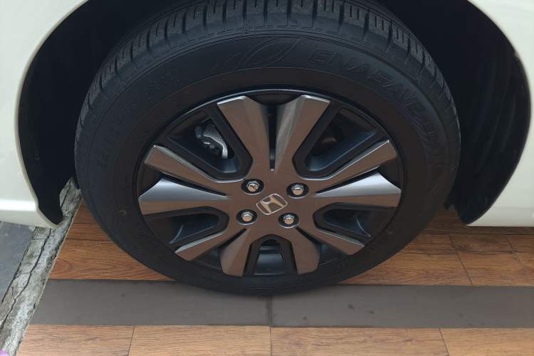 Used Honda Fit 2022 1.5L CVT Trendy Sunroof Edition Left Front Wheel Hub