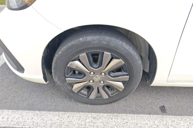 Used Honda Fit 2022 1.5L CVT Trendy Sunroof Edition Left Front Wheel Hub