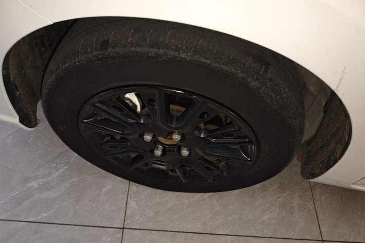 Used Honda Fit 2022 1.5L CVT Trendy Sunroof Edition Left Front Wheel Hub