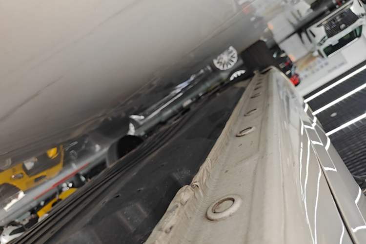 Used Honda Fit 2022 1.5L CVT Trendy Sunroof Edition Left Side Sill