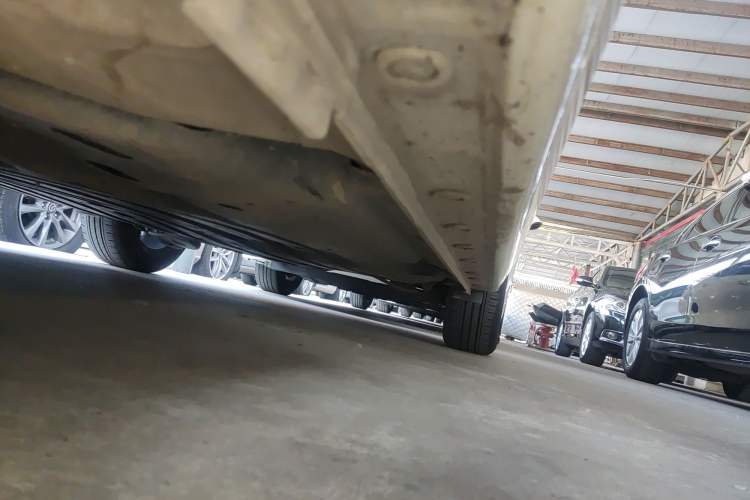 Used Honda Fit 2022 1.5L CVT Trendy Sunroof Edition Left Side Sill