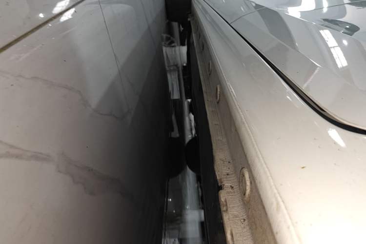 Used Honda Fit 2022 1.5L CVT Trendy Sunroof Edition Left Side Sill