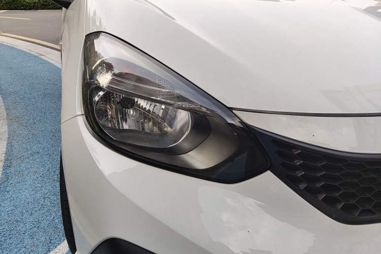 Used Honda Fit 2022 1.5L CVT Trendy Sunroof Edition Right Front Headlight
