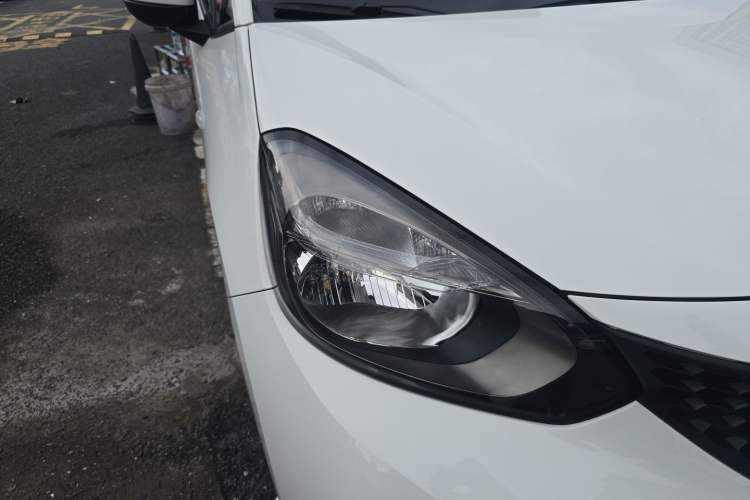 Used Honda Fit 2022 1.5L CVT Trendy Sunroof Edition Right Front Headlight
