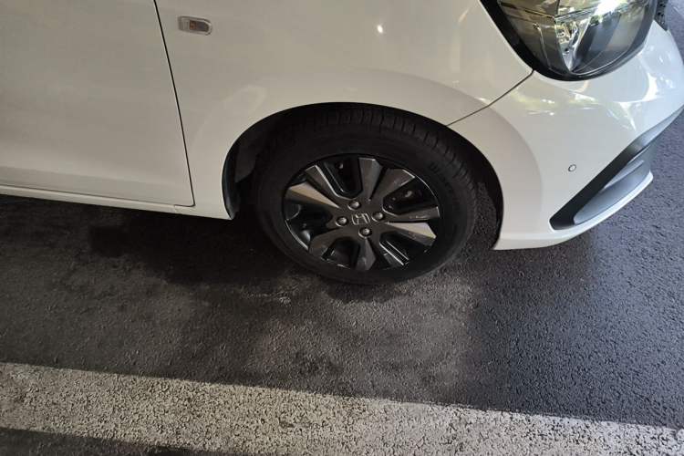 Used Honda Fit 2022 1.5L CVT Trendy Sunroof Edition Right Front Wheel Hub