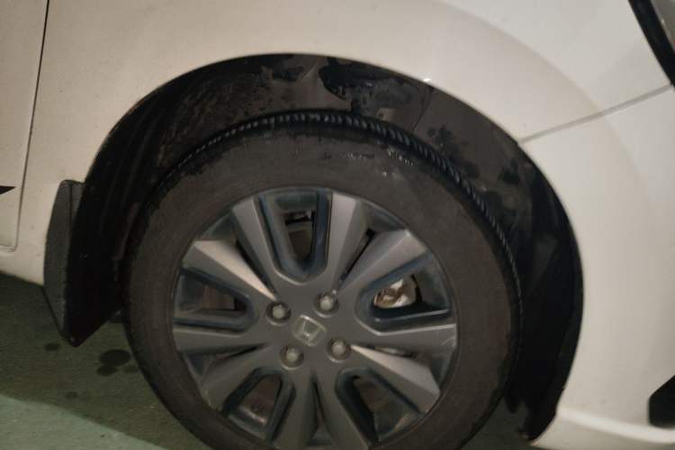 Used Honda Fit 2022 1.5L CVT Trendy Sunroof Edition Right Front Wheel Hub