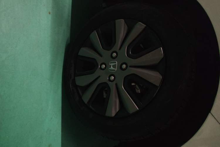 Used Honda Fit 2022 1.5L CVT Trendy Sunroof Edition Right Front Wheel Hub