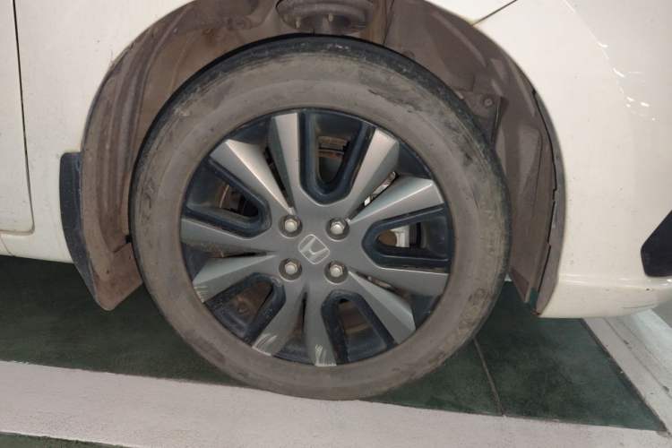Used Honda Fit 2022 1.5L CVT Trendy Sunroof Edition Right Front Wheel Hub