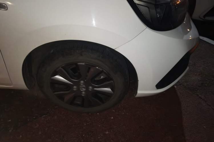Used Honda Fit 2022 1.5L CVT Trendy Sunroof Edition Right Front Wheel Hub