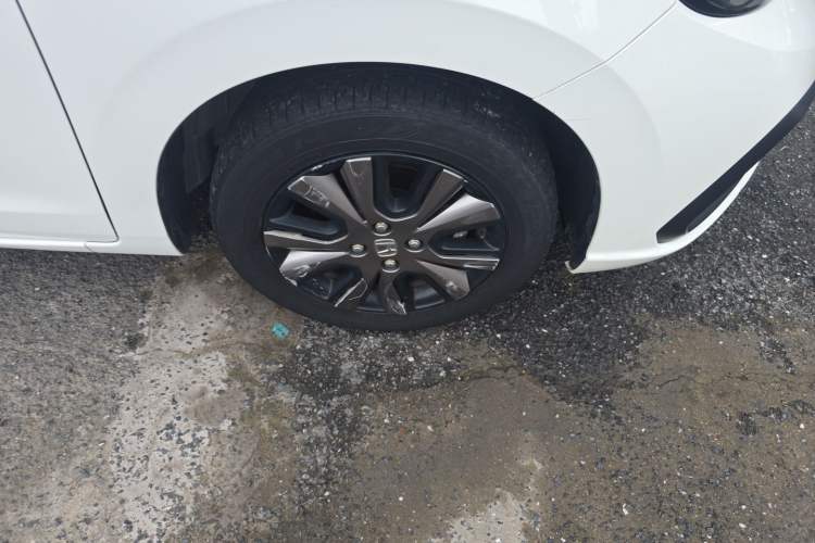 Used Honda Fit 2022 1.5L CVT Trendy Sunroof Edition Right Front Wheel Hub