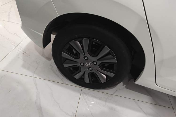 Used Honda Fit 2022 1.5L CVT Trendy Sunroof Edition Right Rear Wheel Hub