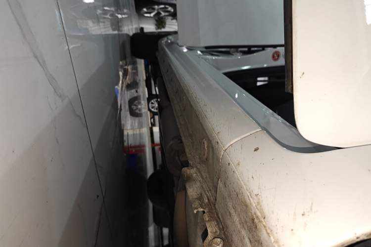 Used Honda Fit 2022 1.5L CVT Trendy Sunroof Edition Right Side Sill