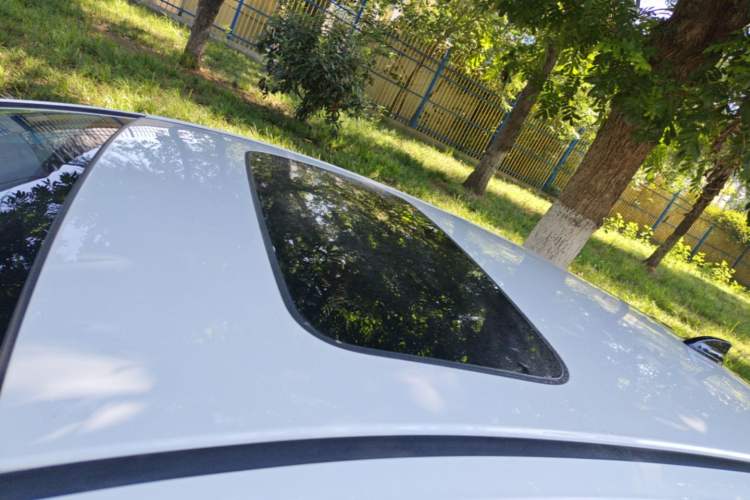 Used Honda Fit 2022 1.5L CVT Trendy Sunroof Edition Roof