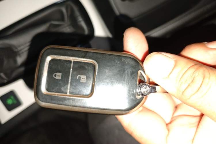 Used Honda Fit 2022 1.5L CVT Trendy Sunroof Edition Vehicle Key