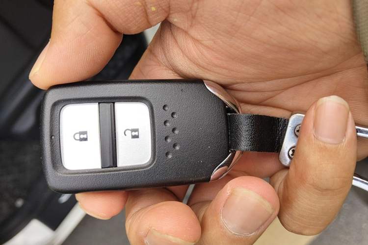 Used Honda Fit 2022 1.5L CVT Trendy Sunroof Edition Vehicle Key