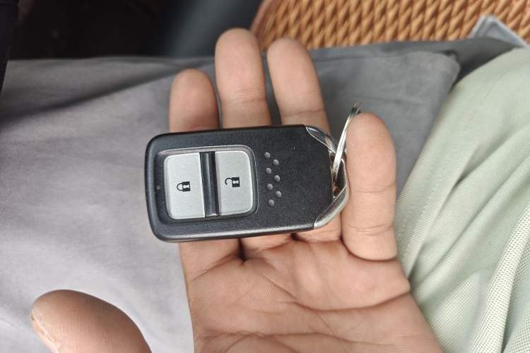 Used Honda Fit 2022 1.5L CVT Trendy Sunroof Edition Vehicle Key