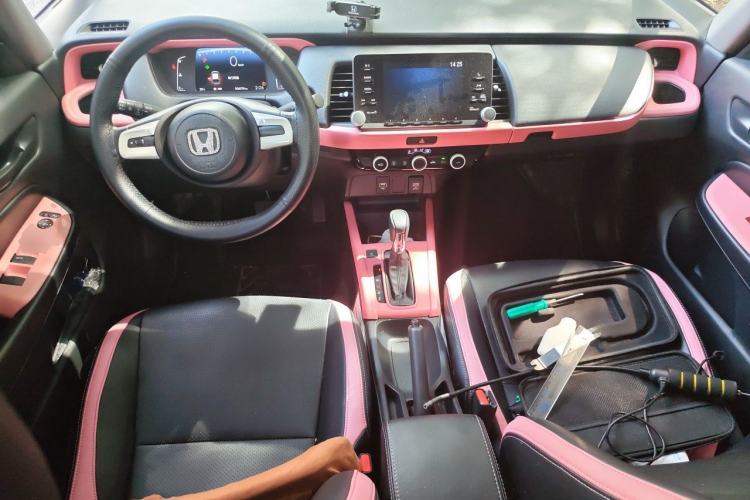 Used Honda Fit 2023 1.5L CVT Trend Edition Center Console