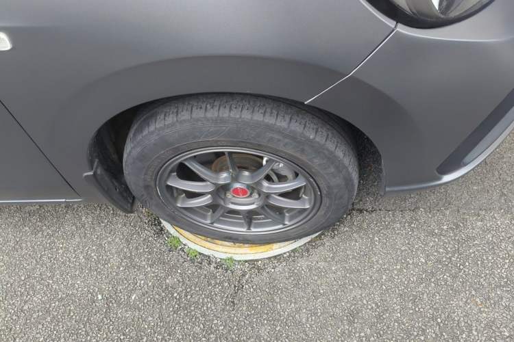 Used Honda Fit 2023 1.5L CVT Trend Edition Right Front Wheel Hub