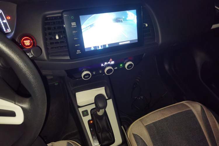 Used Honda Fit 2023 1.5L CVT Trend Edition Audio And AC Panel