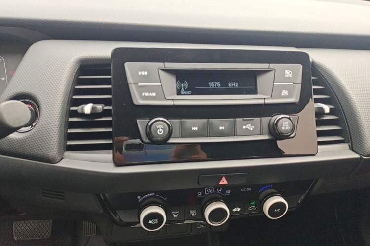 Used Honda Fit 2023 1.5L CVT Trend Edition Audio And AC Panel