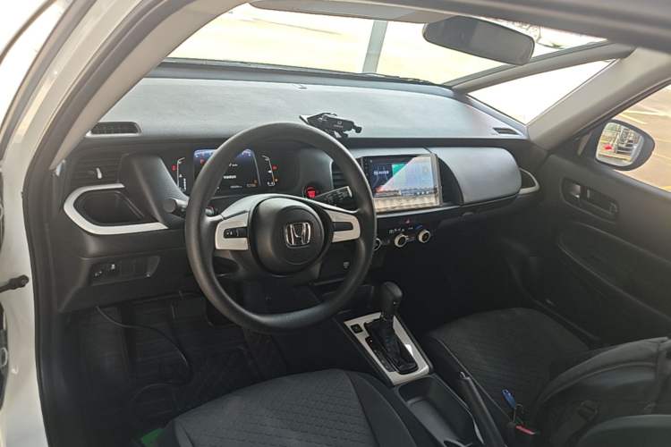 Used Honda Fit 2023 1.5L CVT Trend Edition Center Console