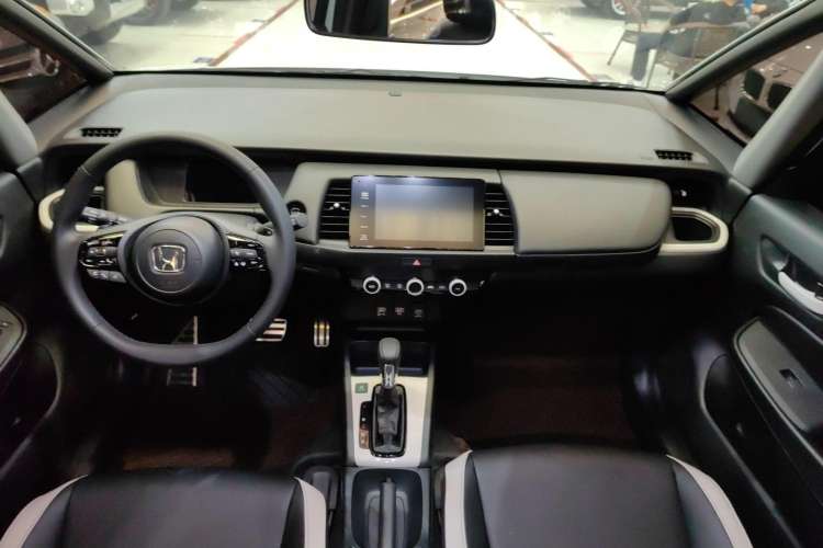 Used Honda Fit 2023 1.5L CVT Trendy Runner Pro Edition Center Console