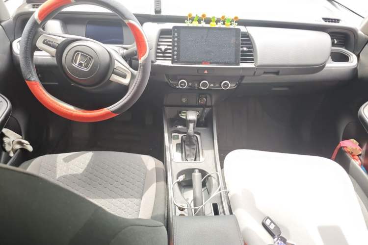 Used Honda Fit 2023 1.5L CVT Trend Edition Center Console