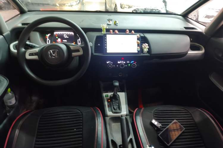 Used Honda Fit 2023 1.5L CVT Trend Edition Center Console