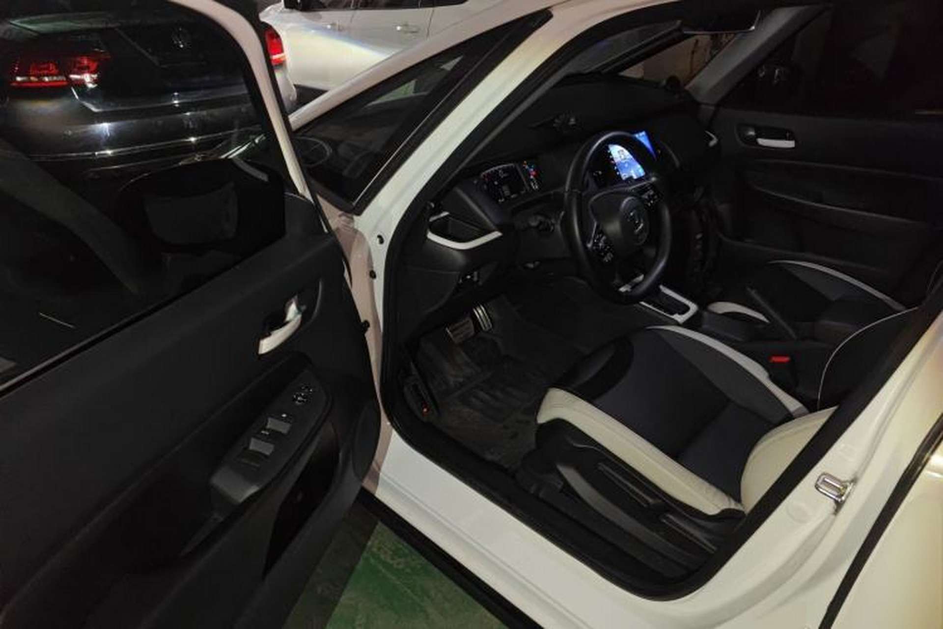 Used Honda Fit 2023 1.5L CVT Trendy Runner Pro Edition Driver Seat