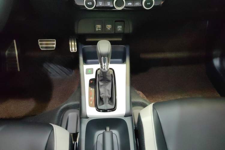 Used Honda Fit 2023 1.5L CVT Trendy Runner Pro Edition Gear Lever