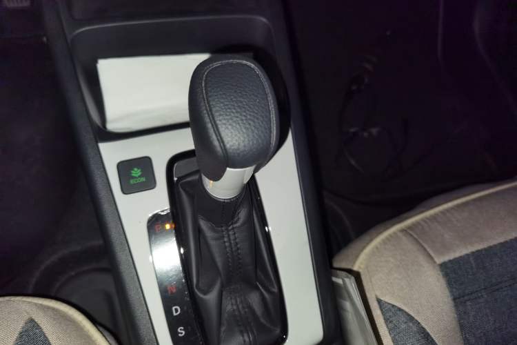 Used Honda Fit 2023 1.5L CVT Trend Edition Gear Lever