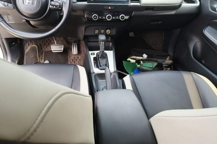 Used Honda Fit 2023 1.5L CVT Trendy Runner Pro Edition Gear Lever