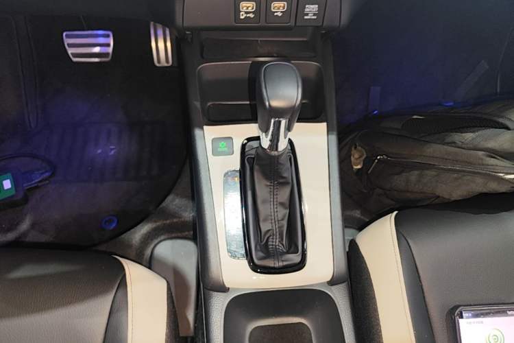 Used Honda Fit 2023 1.5L CVT Trendy Runner Pro Edition Gear Lever