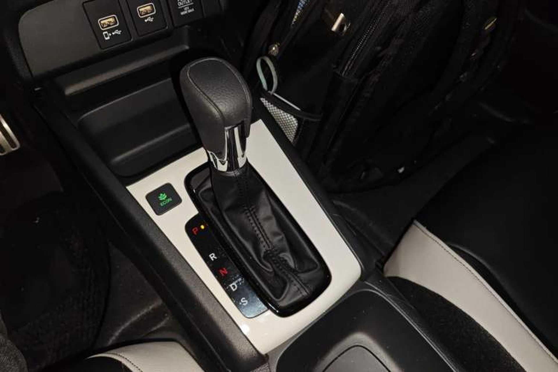 Used Honda Fit 2023 1.5L CVT Trendy Runner Pro Edition Gear Lever