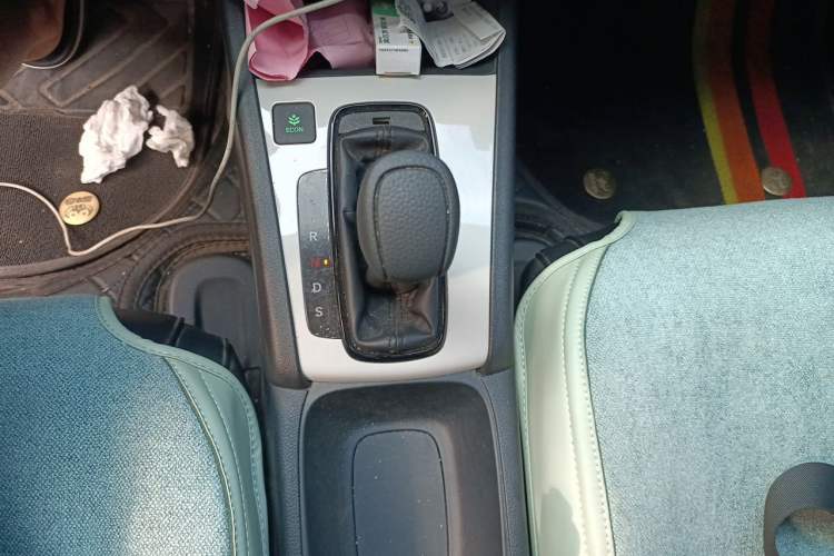 Used Honda Fit 2023 1.5L CVT Trend Edition Gear Lever