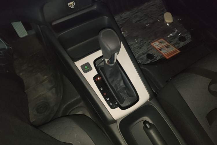 Used Honda Fit 2023 1.5L CVT Trend Edition Gear Lever
