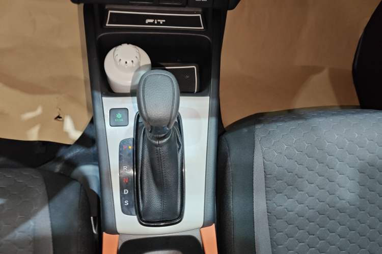 Used Honda Fit 2023 1.5L CVT Trend Edition Gear Lever