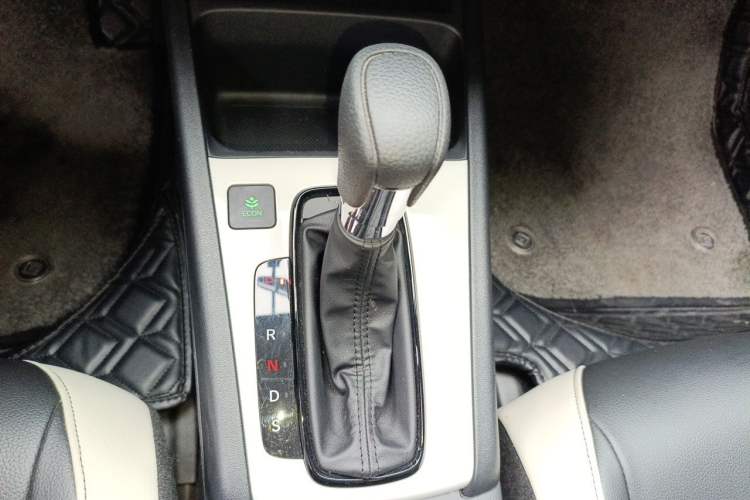Used Honda Fit 2023 1.5L CVT Trendy Sports Edition Gear Lever