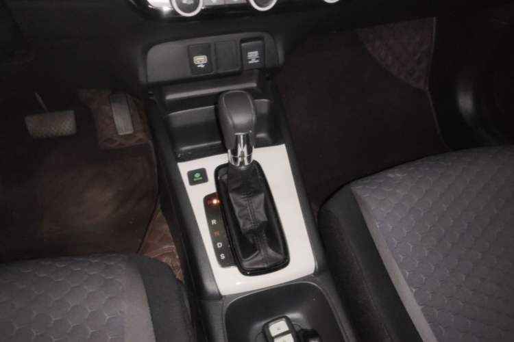 Used Honda Fit 2023 1.5L CVT Trend Edition Gear Lever